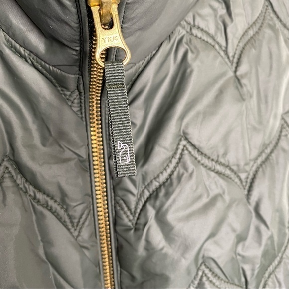 Vineyard Vines Whale Tail Chevron Vest - Picture 2 of 9